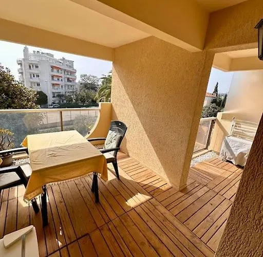 Aime Marin - - Belle Avec Terrasse Et Piscine * Nice