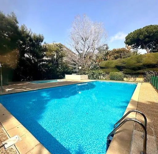 Aime Marin - - Belle Avec Terrasse Et Piscine *